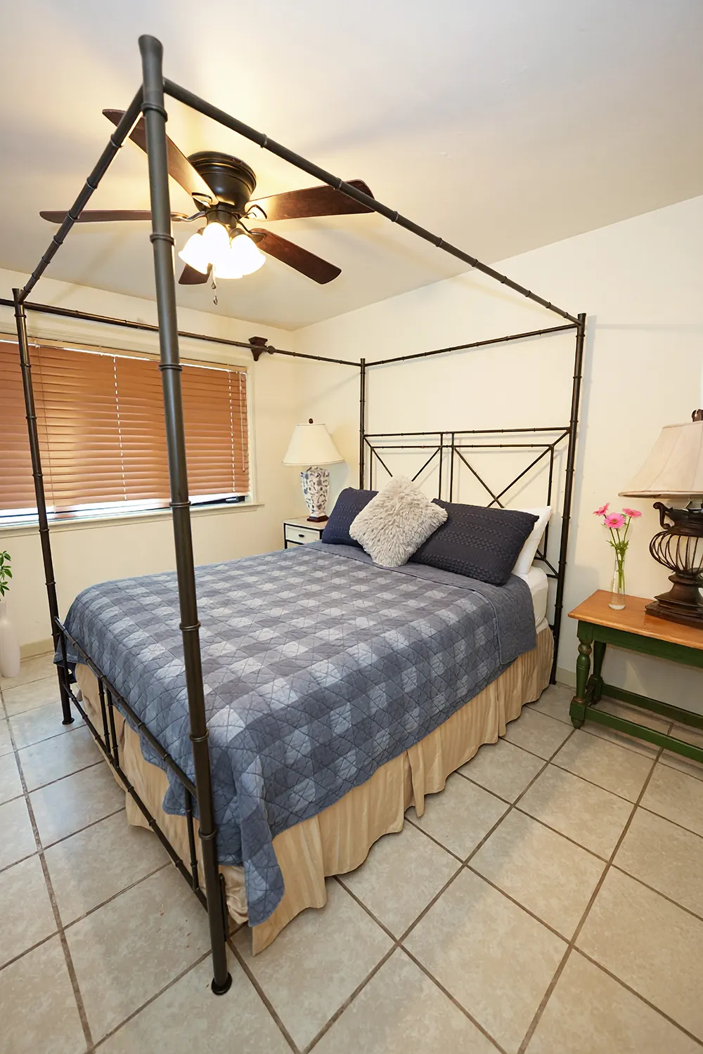 DINO-SUITE-BEDROOM-min