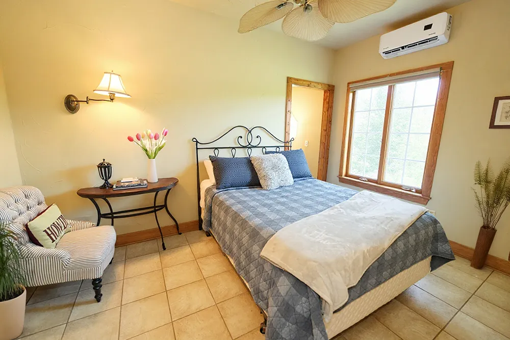 MANDARIN-BEDROOM-9-min