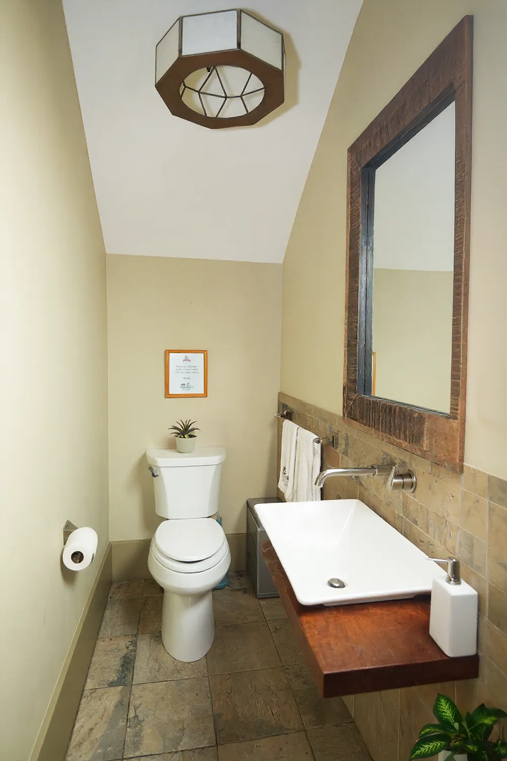 PARTY-HOUSE-HALF-BATHROOM-min