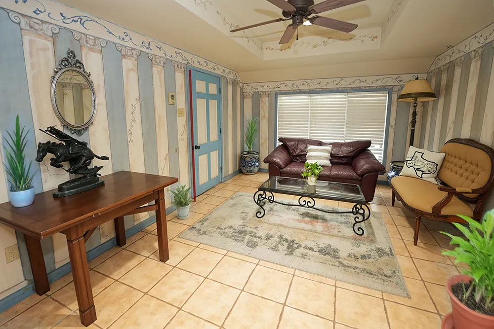 SUN-SUITE-LIVING-ROOM-2-min